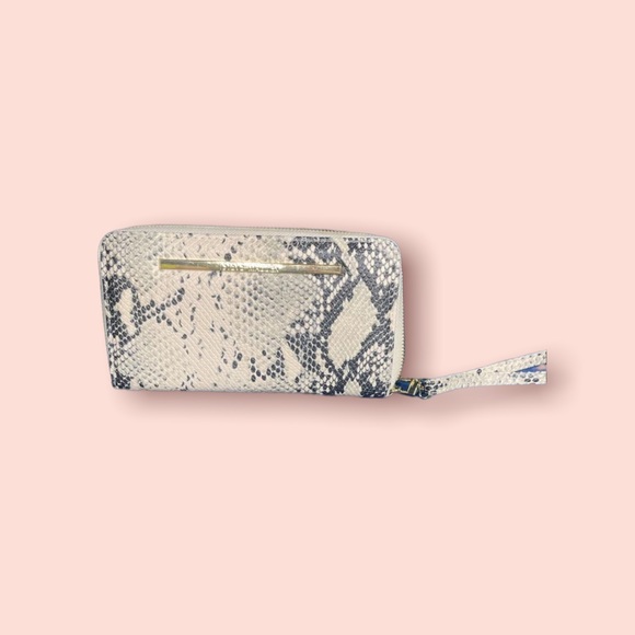 Steve Madden Wallet‎ - Picture 1 of 3